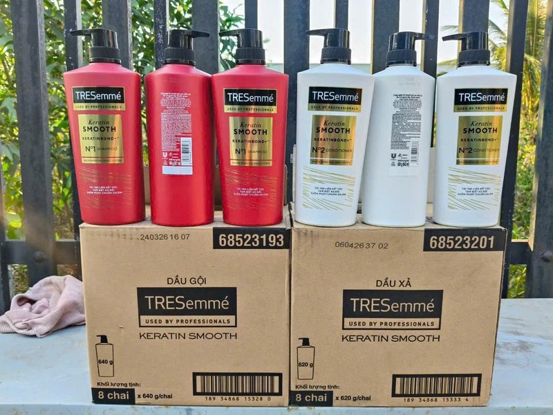 Dầu Gội + Dầu Xả TRESemme 640g